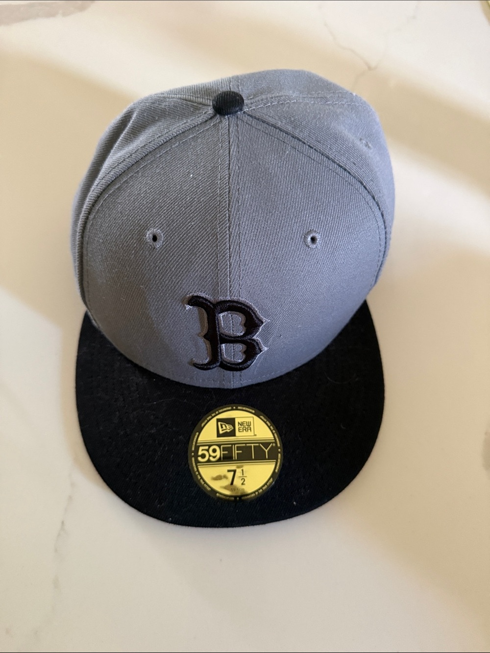 New Era Gray Crown Black Visor Boston 'B' Fitted Cap